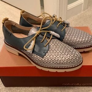 Pikolinos leather shoes